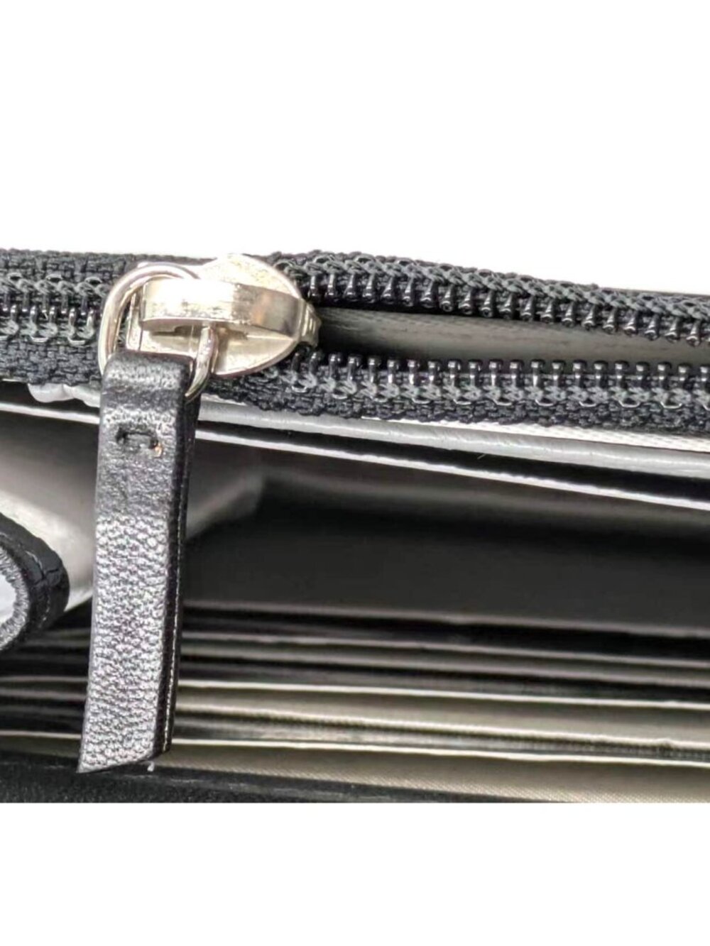 Pre-owned Chanel Camellia Embossed Lambskin Wallet On Chain Black - Picture 10 of 13